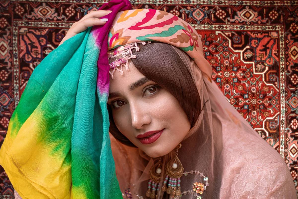 Side-by-side comparison of all-day hair wrap styles using different fabrics